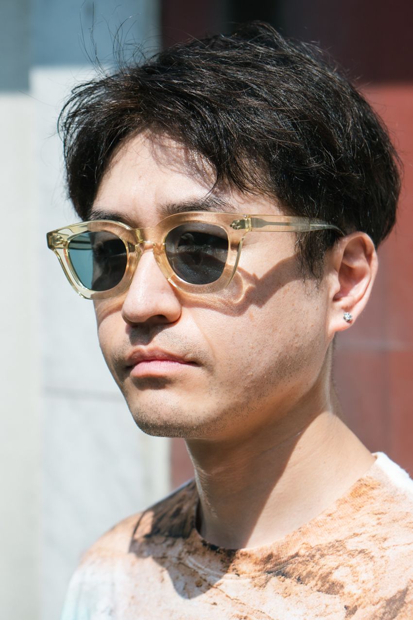 「アヤメ」の美しいカラーレンズが夏のファッションに効果的！その証拠となる街角スナップ3選 - 7枚目の画像