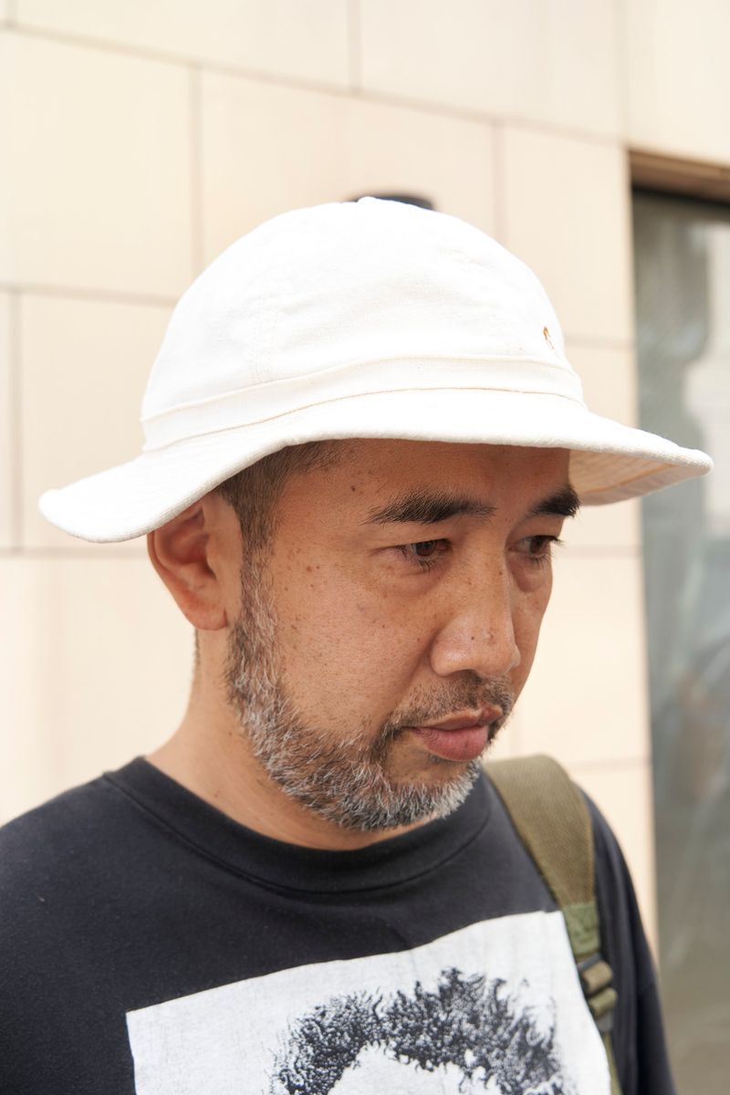 古着リサーチ出張。バンドTで都会らしく 穴見 3枚目の写真