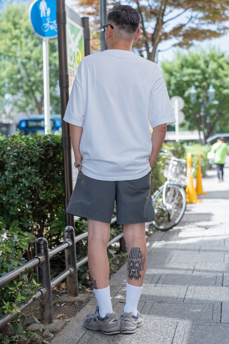 無駄を省いた美学、白とグレーのバランス感 森下雄剛 2枚目の写真