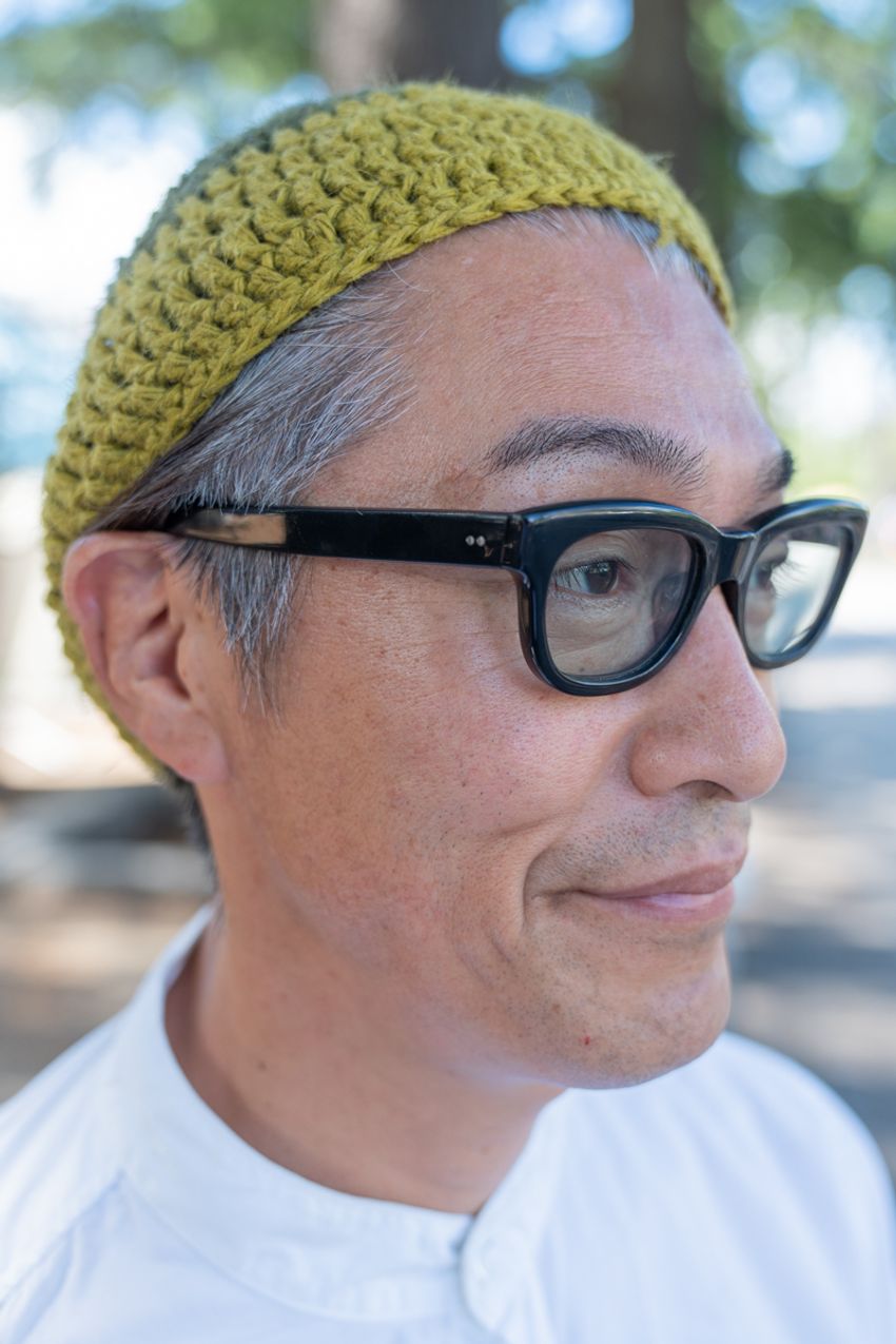 夏の“白シャツ活用術”をスナップで！大人の愛用ブランドはドリス、アーバンリサーチetc. - 9枚目の画像