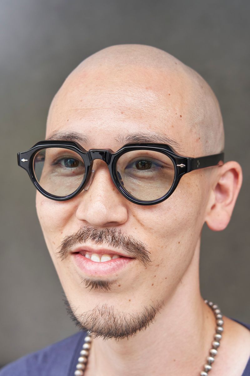 ヴィンテージアクセとTシャツのくすみ感が◎ バース 4枚目の写真