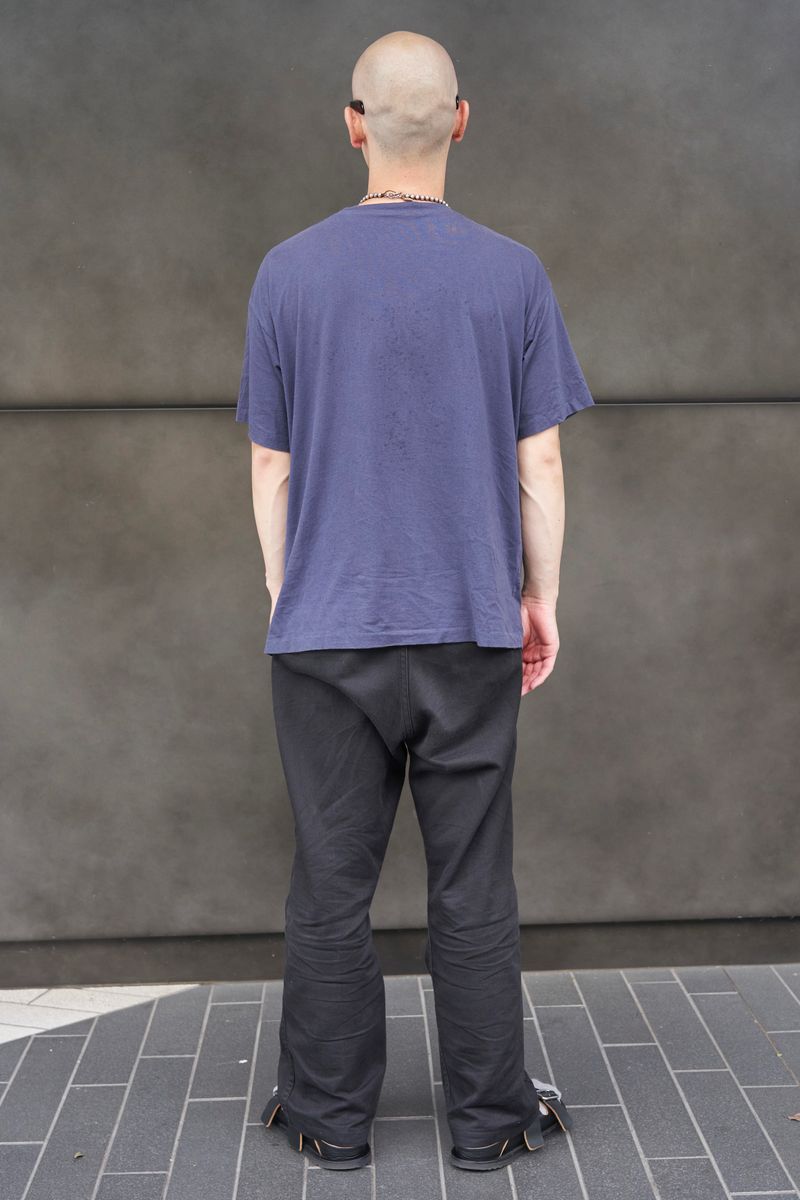 ヴィンテージアクセとTシャツのくすみ感が◎ バース 3枚目の写真