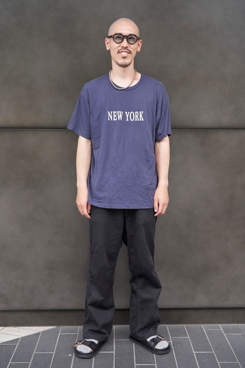 ヴィンテージアクセとTシャツのくすみ感が◎ バース 2枚目の写真