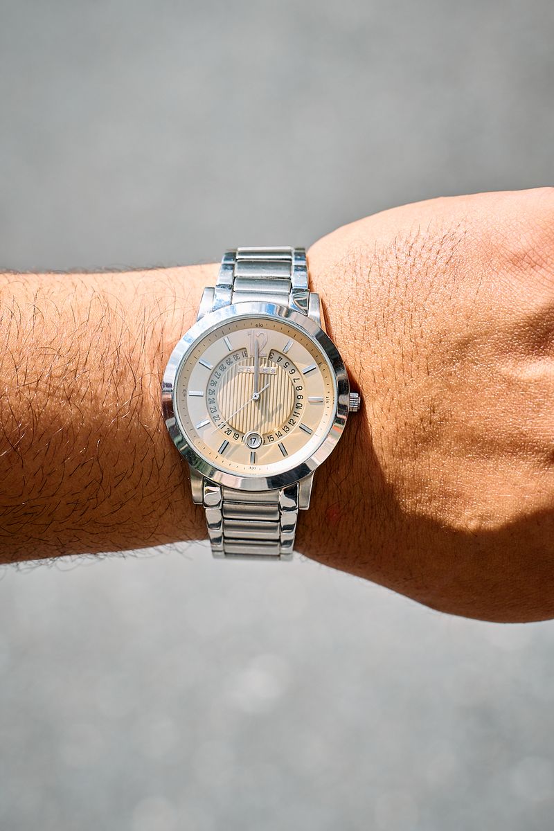 お気に入りの一足を引き立てるモノクロコーデ 篠崎健生 5枚目の写真