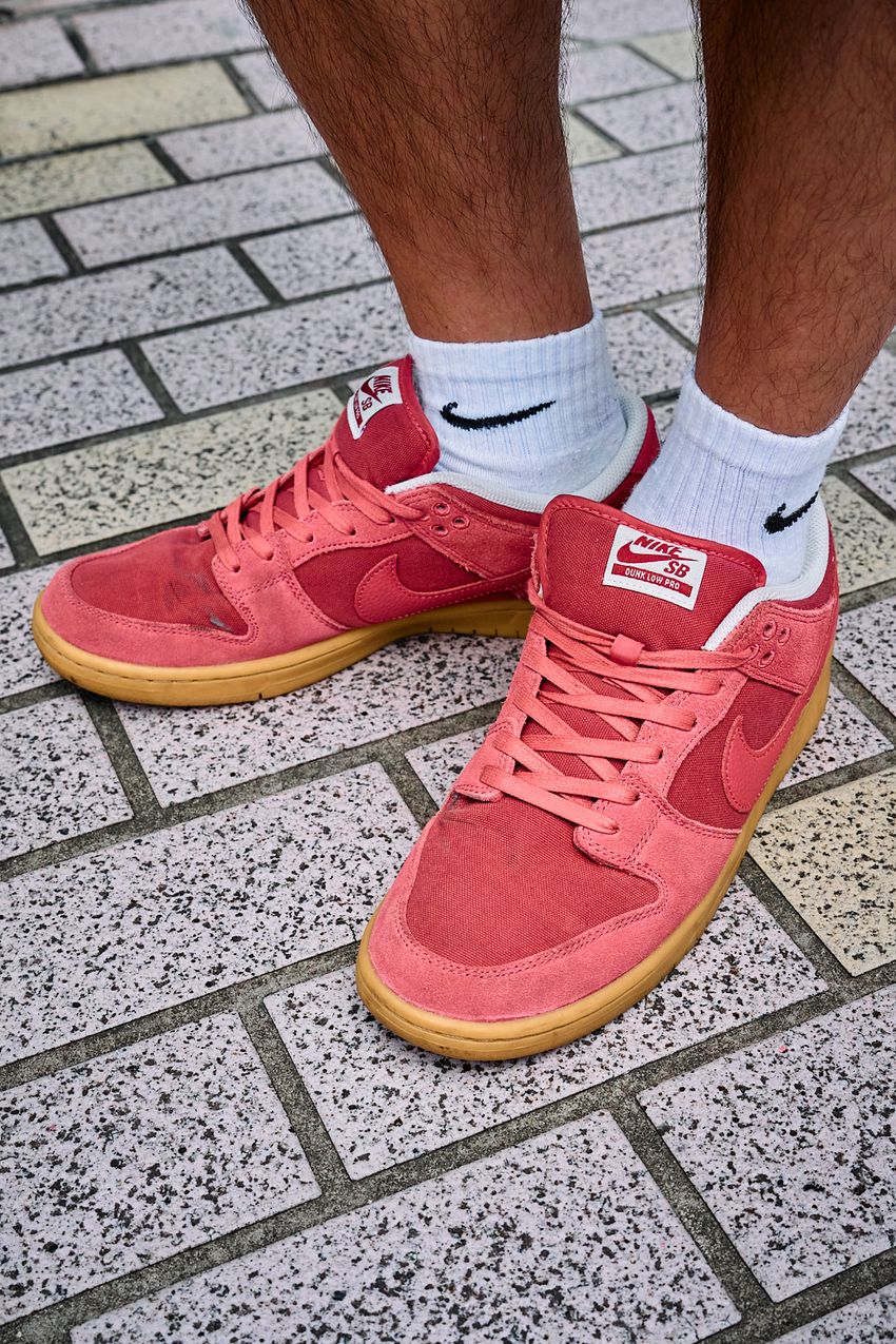 「アヤメ」の美しいカラーレンズが夏のファッションに効果的！その証拠となる街角スナップ3選 - 3枚目の画像