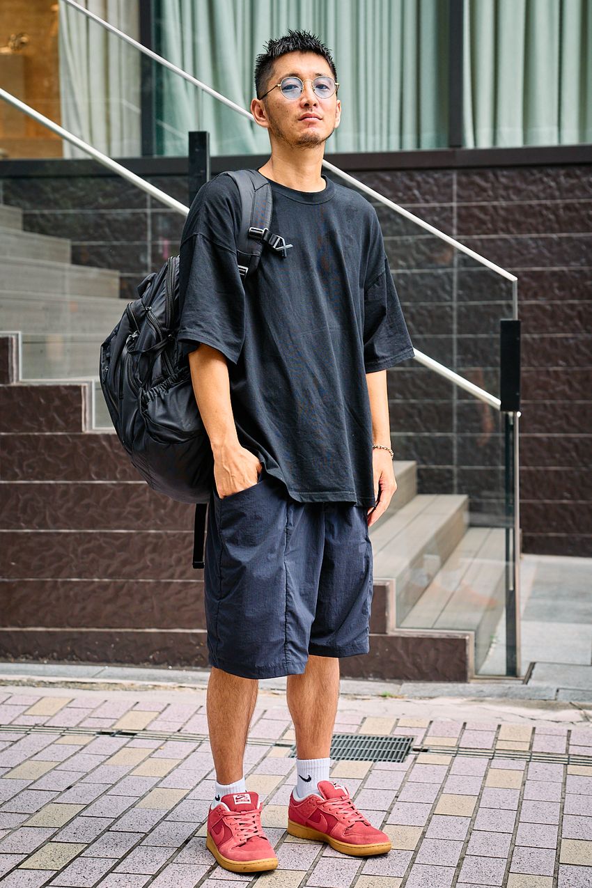 「アヤメ」の美しいカラーレンズが夏のファッションに効果的！その証拠となる街角スナップ3選 - 2枚目の画像