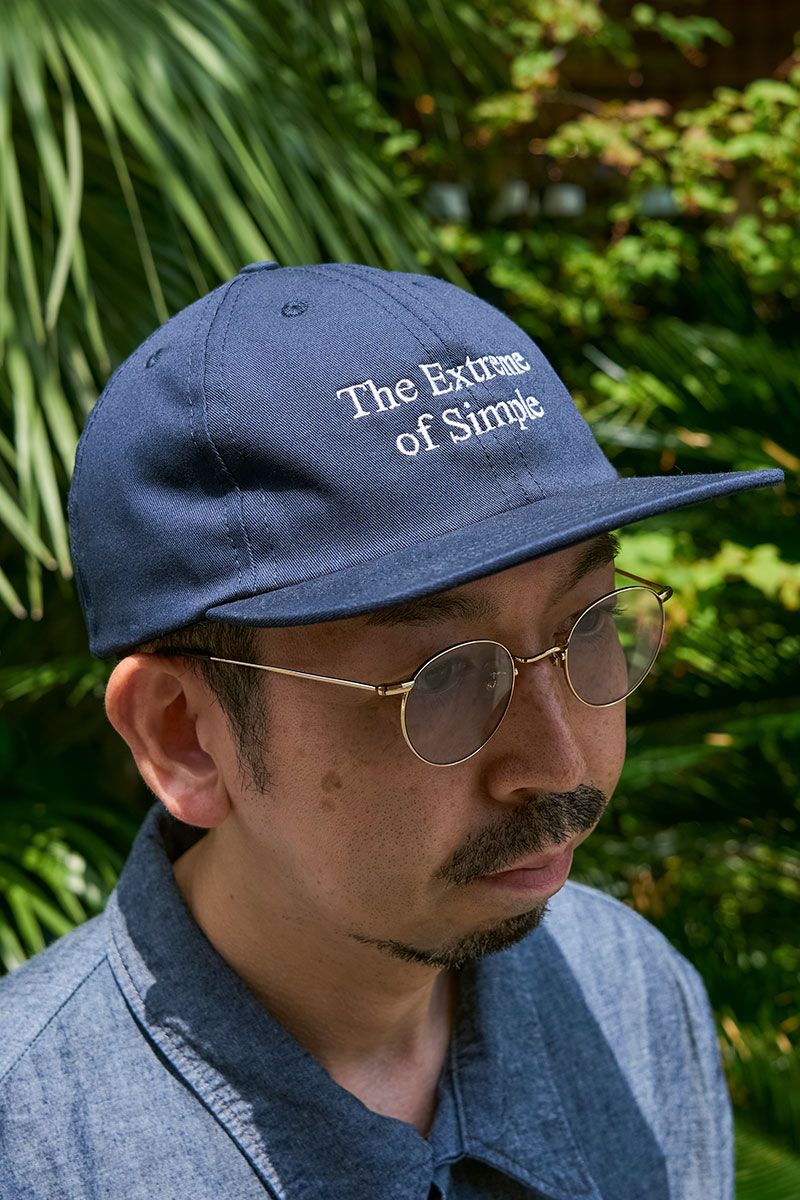 洗いざらしのシャツで抜けを作ったオールブルーコーデ 青木大三 2枚目の写真