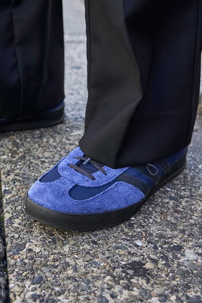 ボーダーTシャツを“昔っぽく着ない方法”。定番アイテムの新しい着こなしをスナップで調査！ - 6枚目の画像