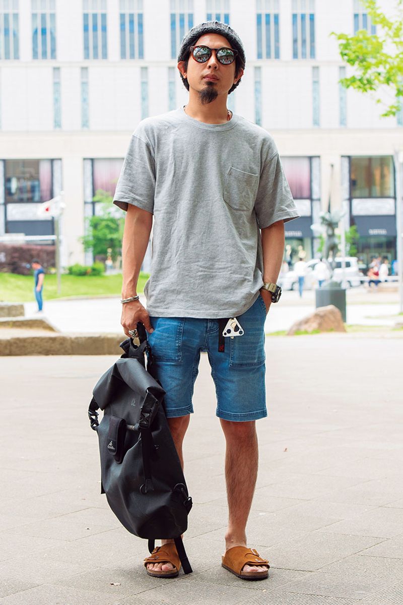 無地にショーツにサンダルに……ユルさを引き締めるハイテクバッグ 溝口大輔