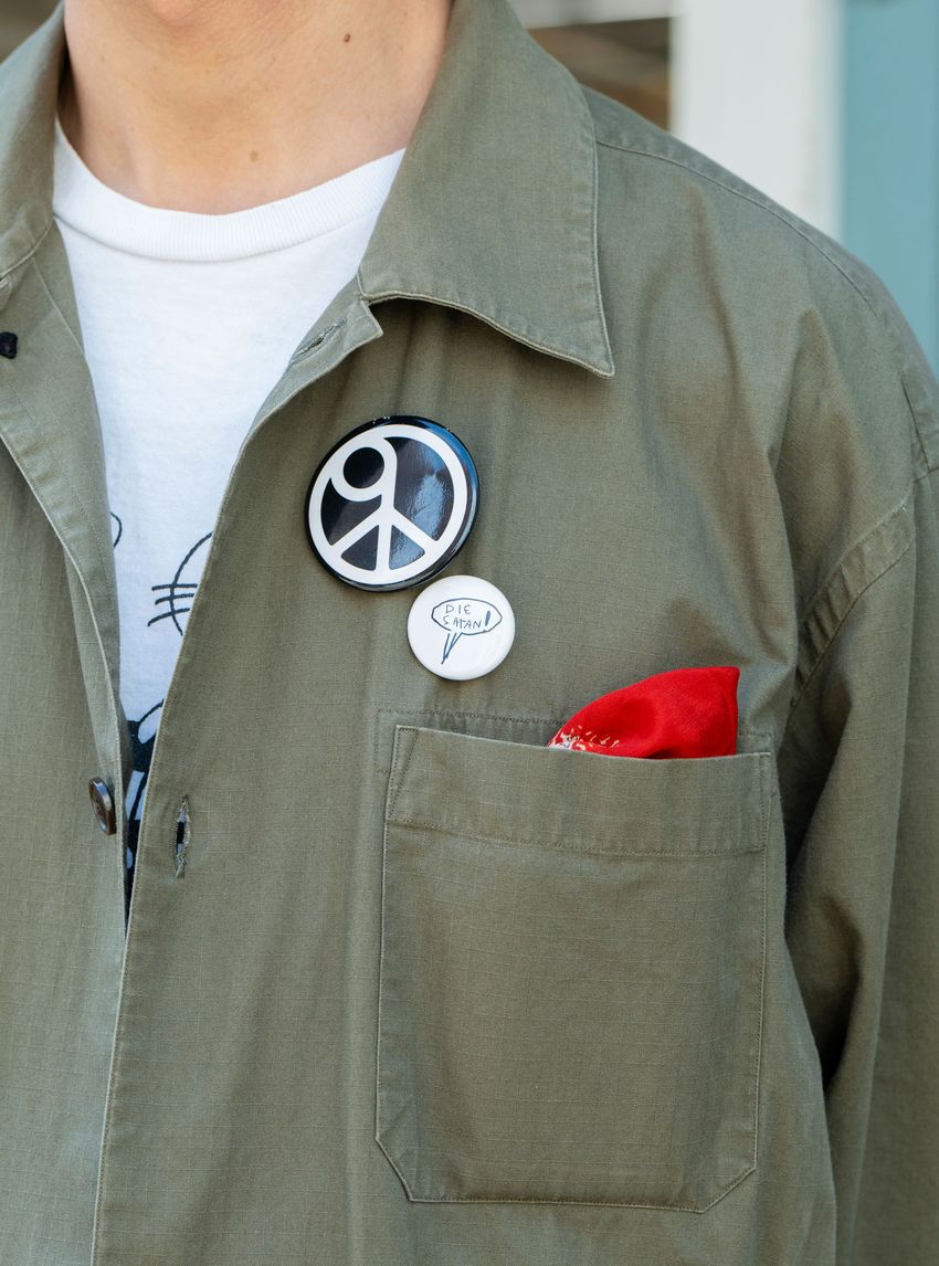 リーバイスが大人見えする“スニーカー以外”の選択。白、黒、青のデニムで検証！ - 8枚目の画像