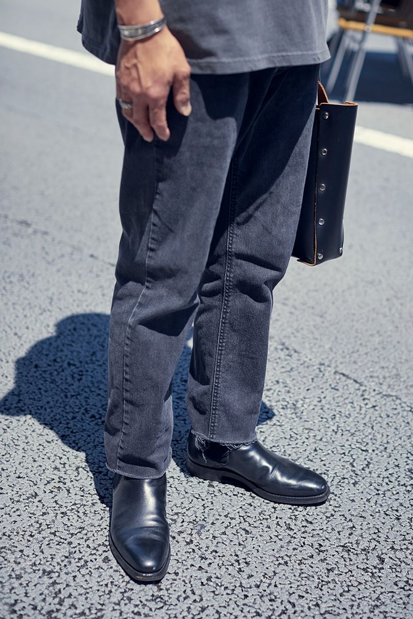 初夏の“リーバイスタイル”3選！ゆるめ、カットオフetc.三者三様の着こなしをスナップで - 7枚目の画像