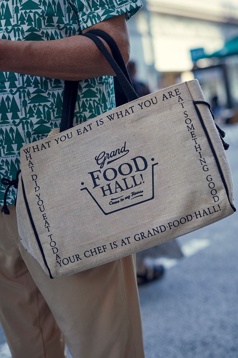 ホワイトのバケハ＆スニーカーでアクを抜いた技アリ柄シャツコーデ 松本由也 5枚目の写真