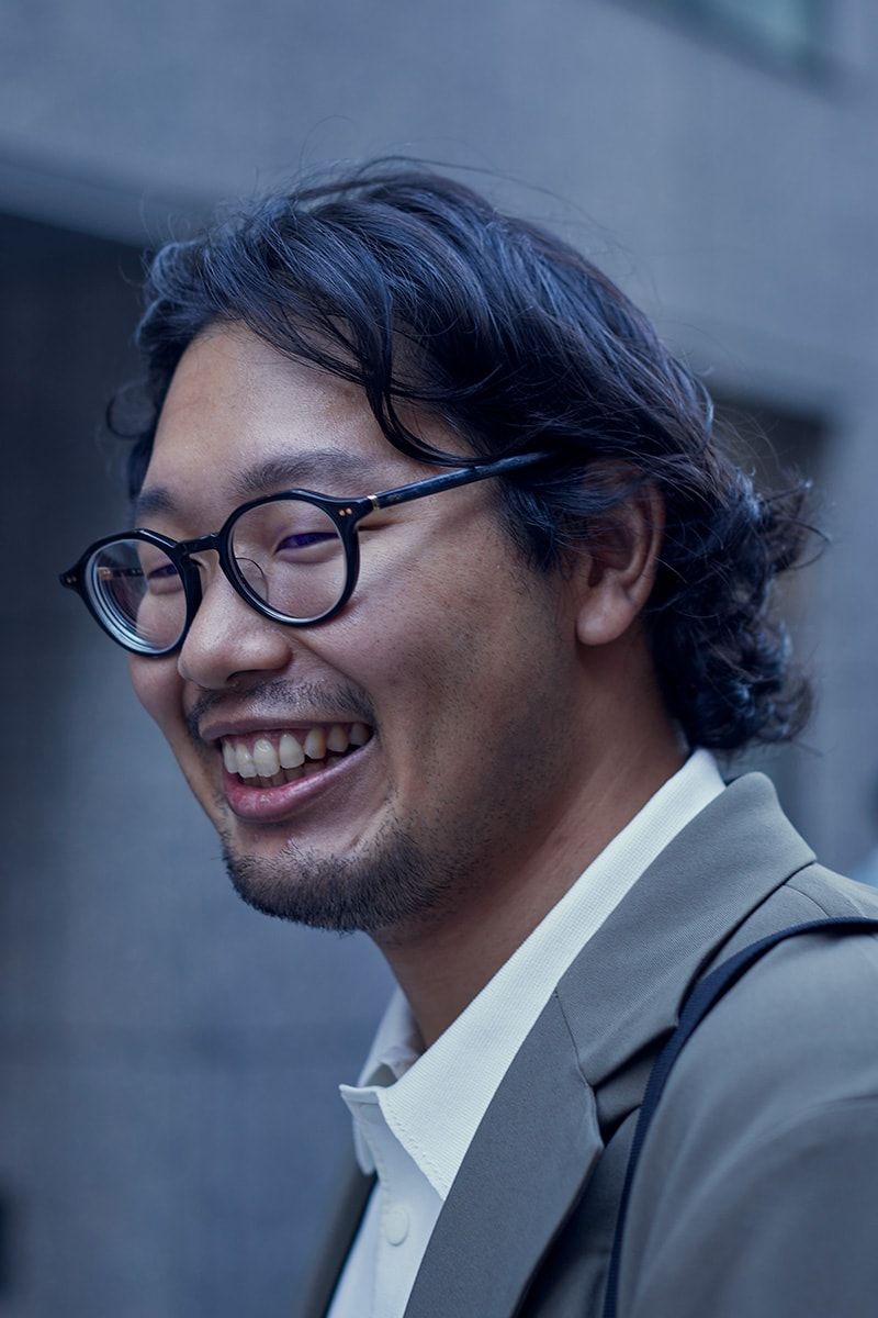 仕事、遊び、街、旅先……とことん頼れる高機能素材サマースーツスタイル 加藤慎梧 5枚目の写真