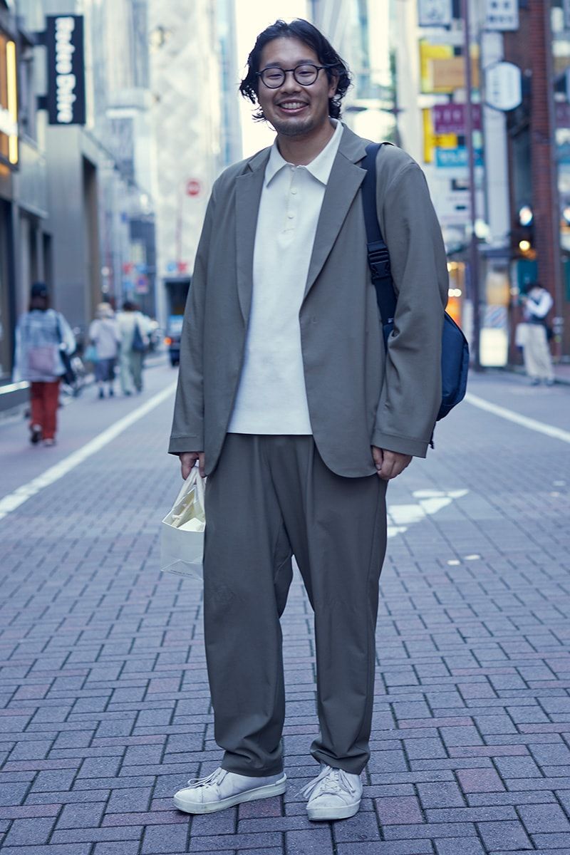 仕事、遊び、街、旅先……とことん頼れる高機能素材サマースーツスタイル 加藤慎梧