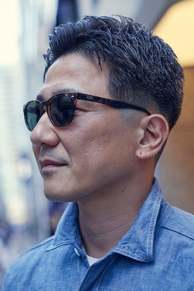 ラフに着たシャンブレーシャツとショーツの丈感のバランスが◎ 中島 享 2枚目の写真