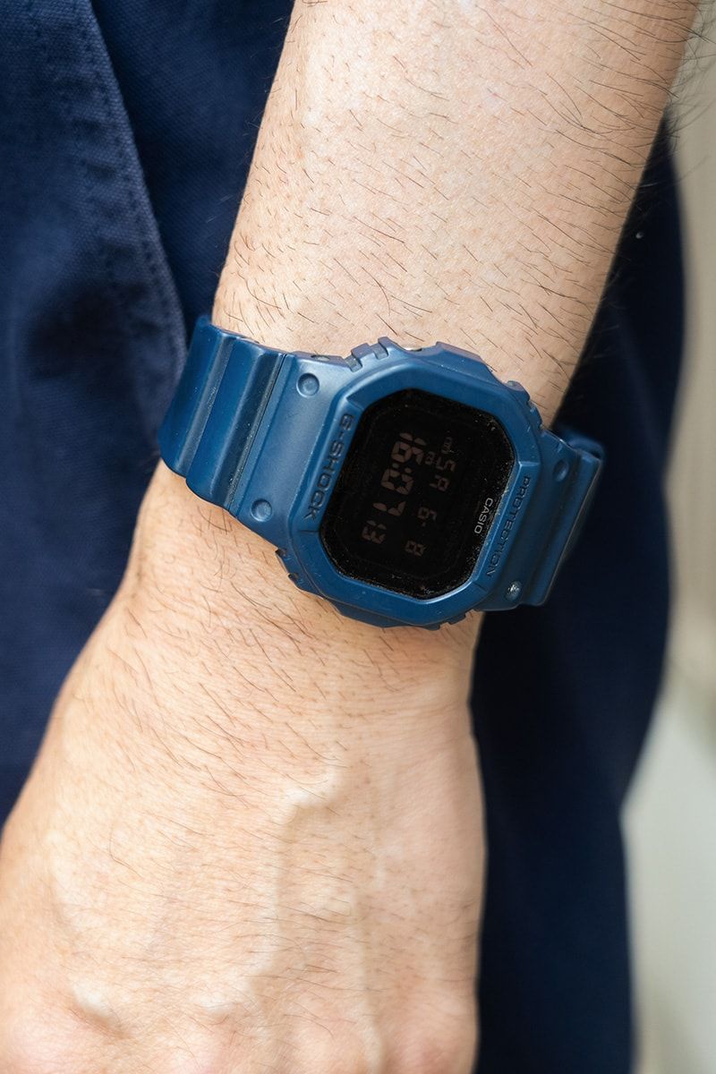 ボーダーT、チェック柄ソックス、缶バッジ。アクセント使いが巧みなファッション上級者 omi 5枚目の写真