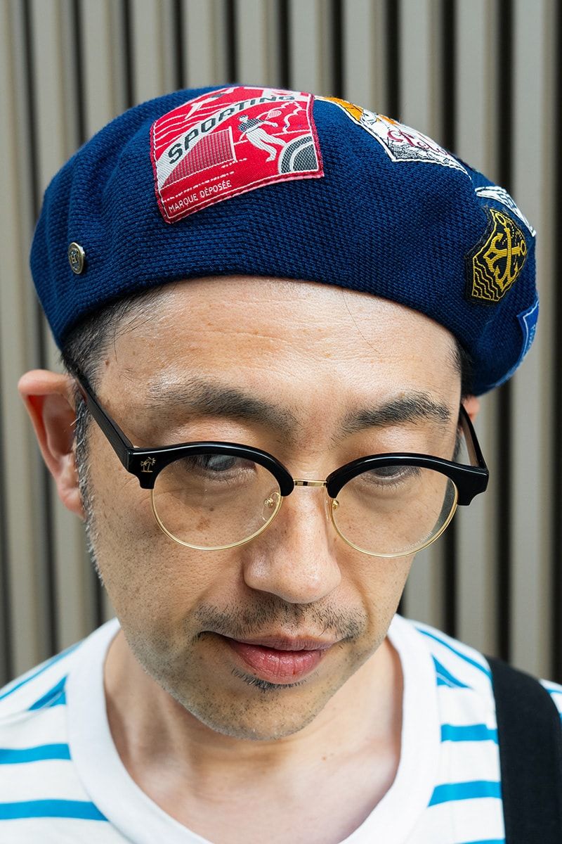 ボーダーT、チェック柄ソックス、缶バッジ。アクセント使いが巧みなファッション上級者 omi 6枚目の写真