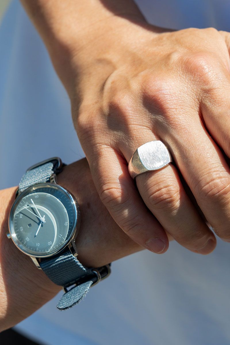 ナイキ×サカイのスニーカーが際立つモノトーンコーデ 大森 剛 7枚目の写真