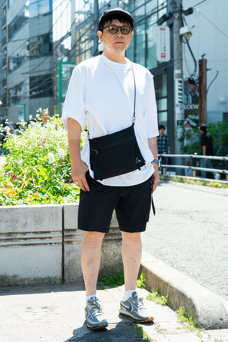 ナイキ×サカイのスニーカーが際立つモノトーンコーデ 大森 剛