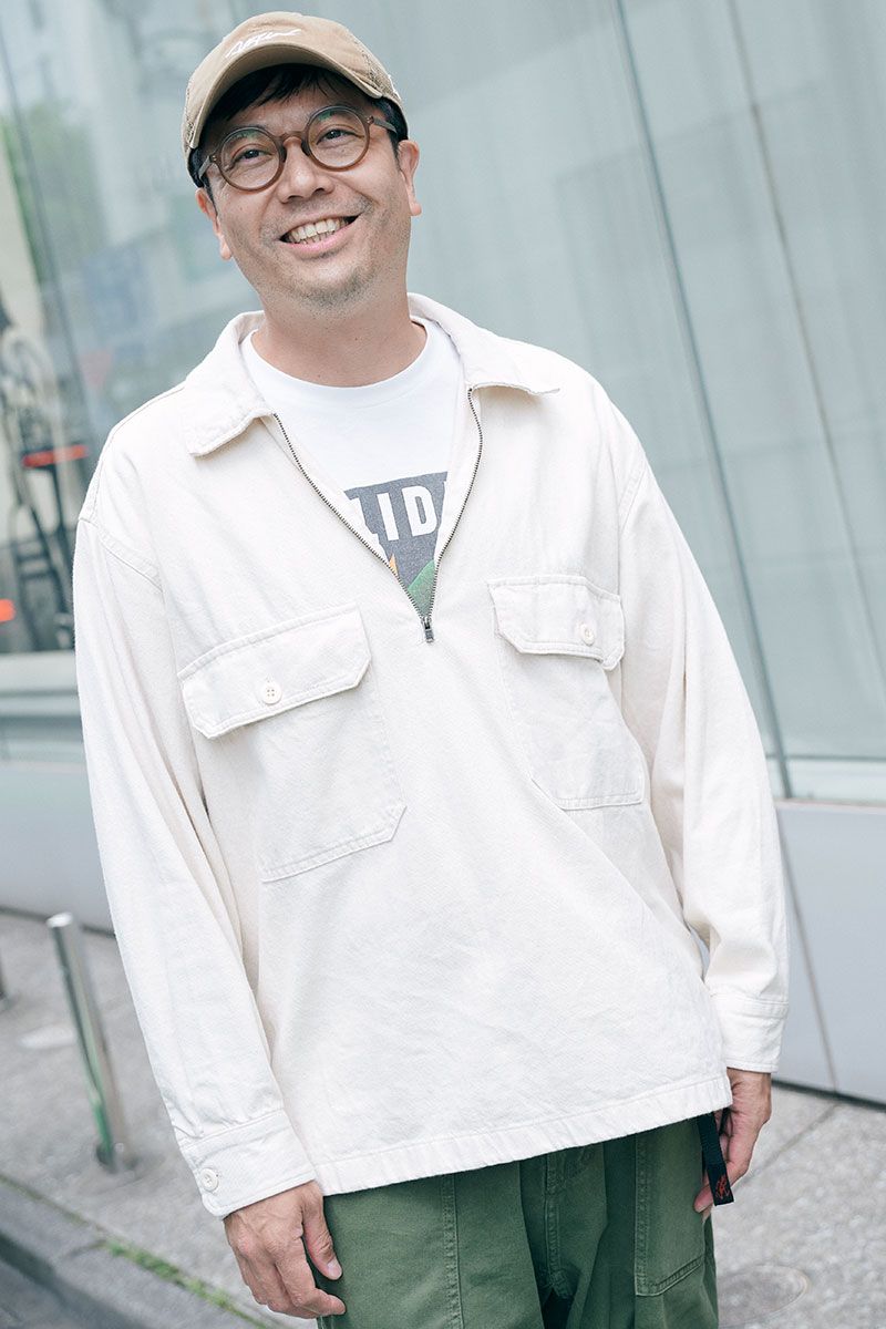 シンプルながら目を引くカーキパンツコーデ shun 6枚目の写真