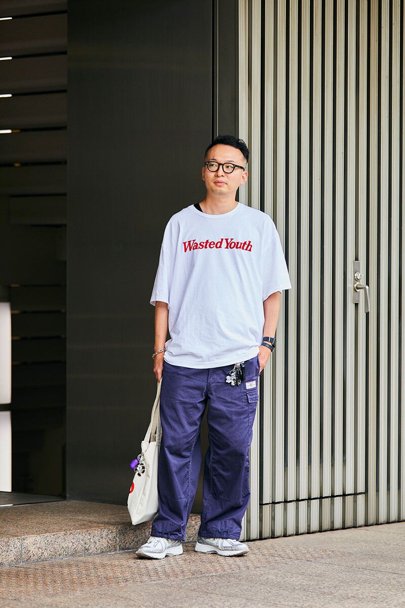 メタリックなNBスニーカーが主役級の存在感！ 草野大輝