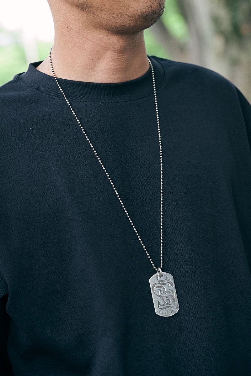 白コンバースでダークなコンビを爽やかに 杉本啓介 4枚目の写真