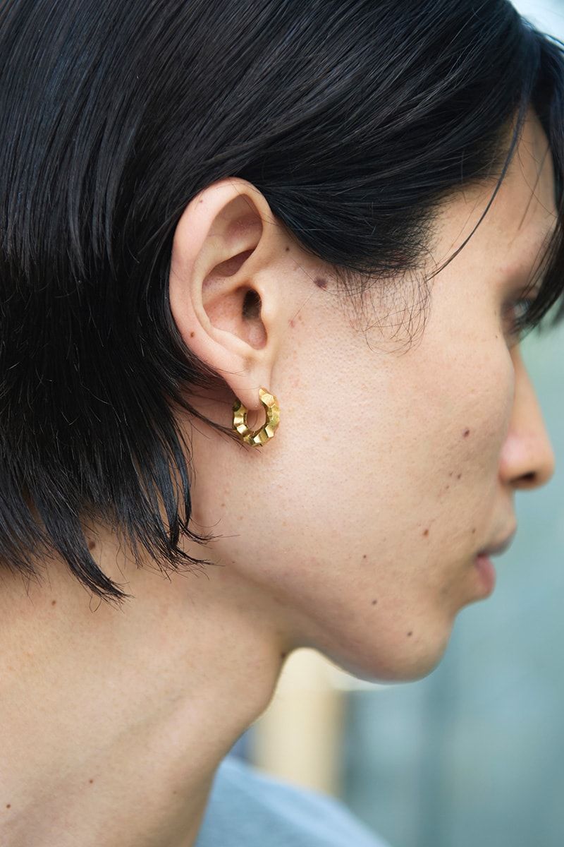 ワイドデニムにピタTのバランス良い着こなし 中江悠人 3枚目の写真