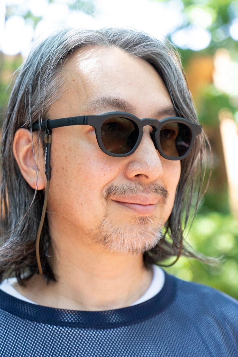 「ネイビー×ブラック」コーデをメッシュシャツで涼しげに TAKA 4枚目の写真