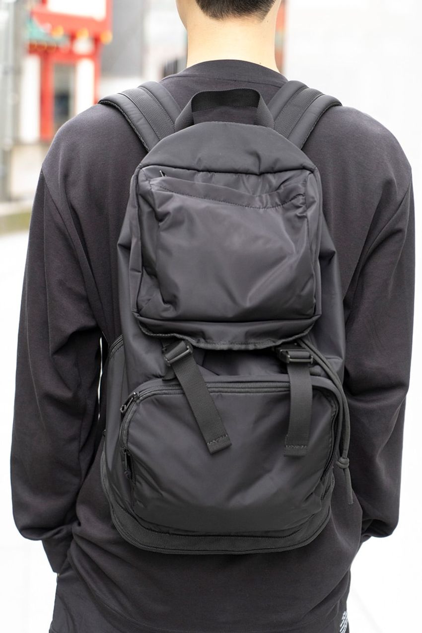 トップスは「ユニクロ ユー」の“黒”をチョイス！ハイコスパ&ハイセンスなブラックコーデ3選 - 8枚目の画像