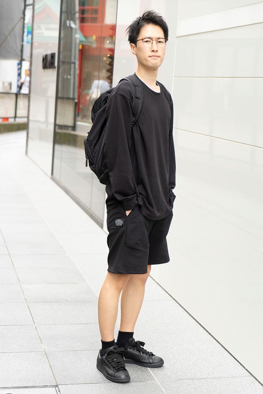 トップスは「ユニクロ ユー」の“黒”をチョイス！ハイコスパ&ハイセンスなブラックコーデ3選 - 7枚目の画像