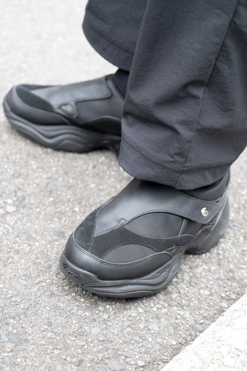 シャリ感のあるシャツとパンツでインスタント＆コンフォートにスタイルアップ 大前友嗣 2枚目の写真