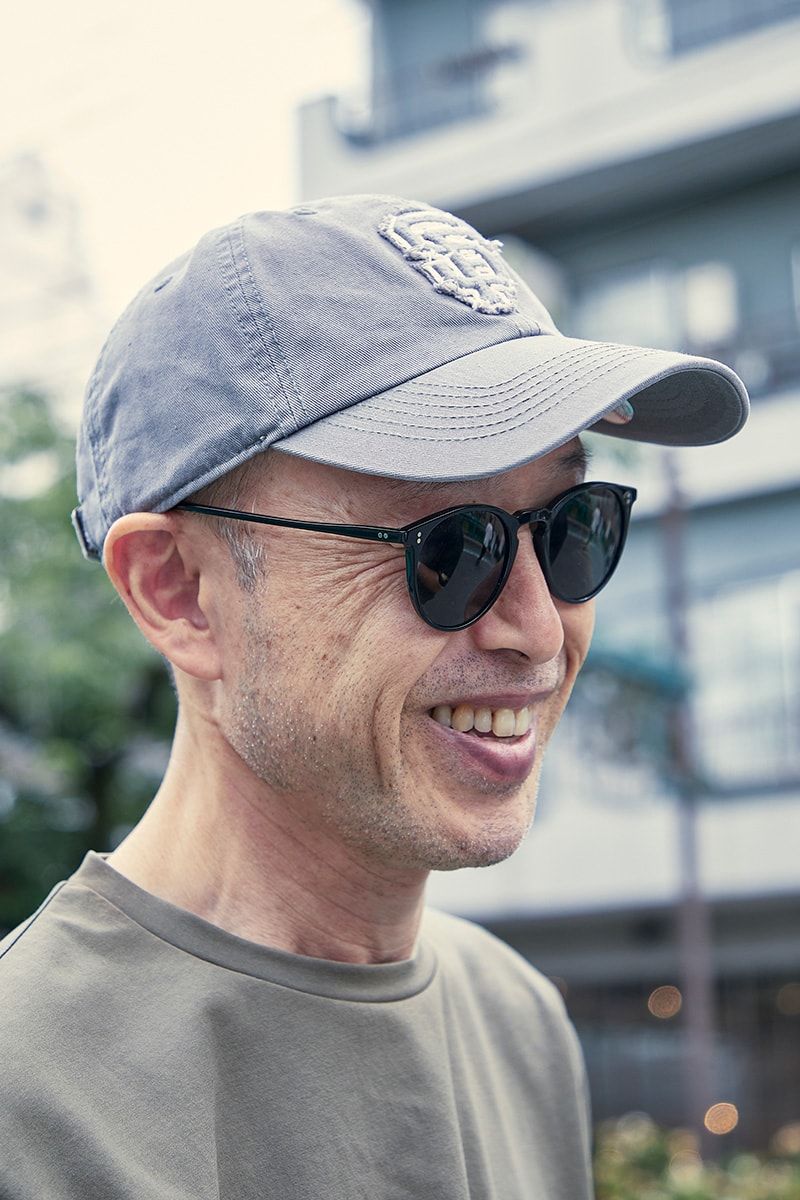 「浅めキャップ」でサラリとキメた爽やかアースカラースタイル 荒木 治 2枚目の写真