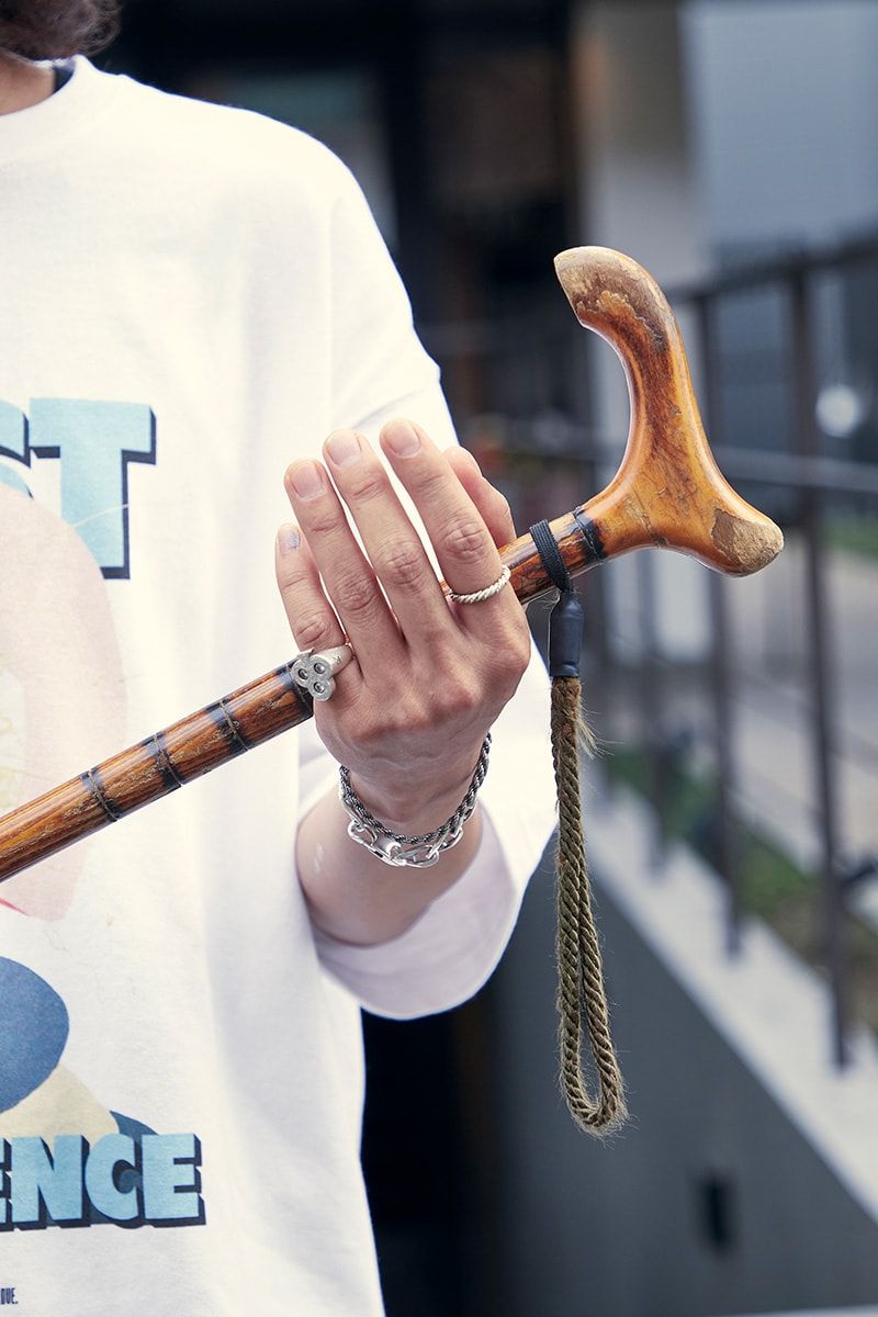 ステューシーのパープル総柄ショーツが目を引くサマーフェススタイル Keisuke Saito 3枚目の写真