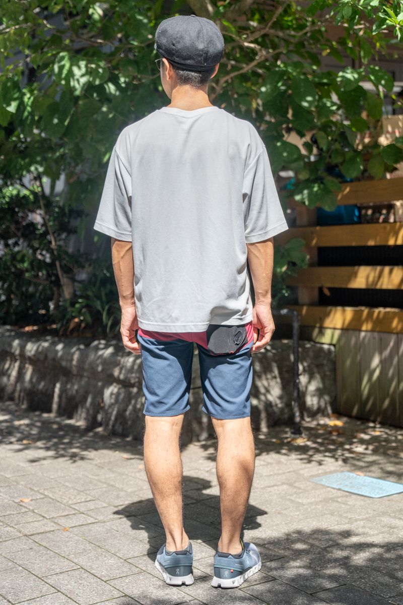 バイカラーパンツ、2色で遊ぶ新しい自分 安西陽平 2枚目の写真