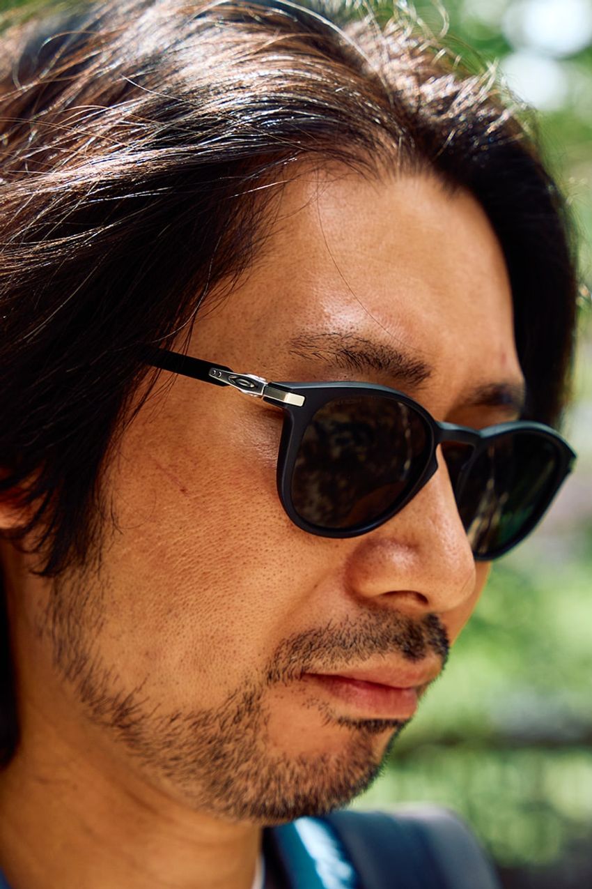 「オークリー」のサングラスは街でも優秀！ストリートからキレイめまで三者三様のスタイルで実証 - 9枚目の画像