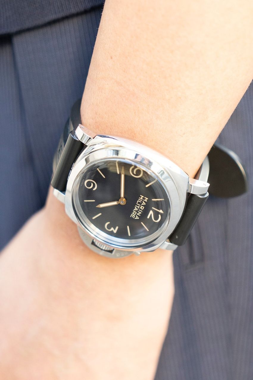 「1枚で着た“無地の黒T”、どこのブランドですか？」洒落者たちの回答は、ダイワ ピア39、ジョンスメドレー - 9枚目の画像