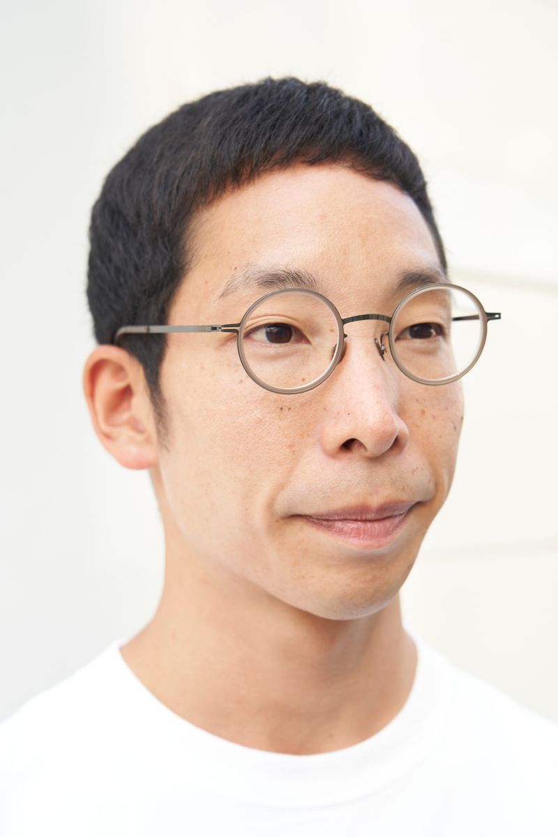 バッグのデザインが白T＆パンツとリンク いいじま 3枚目の写真