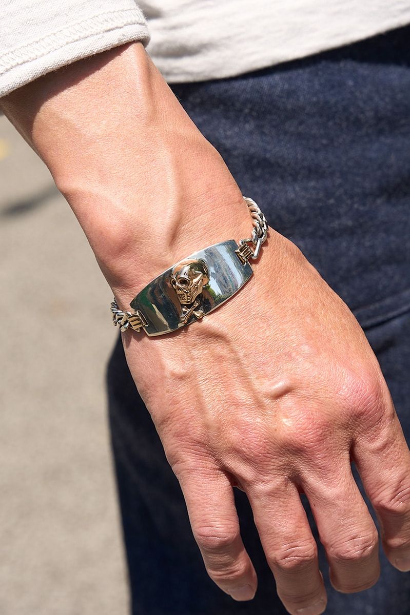 全身「アットラスト」で統一感を演出した大人トータルコーデ たかとし 3枚目の写真