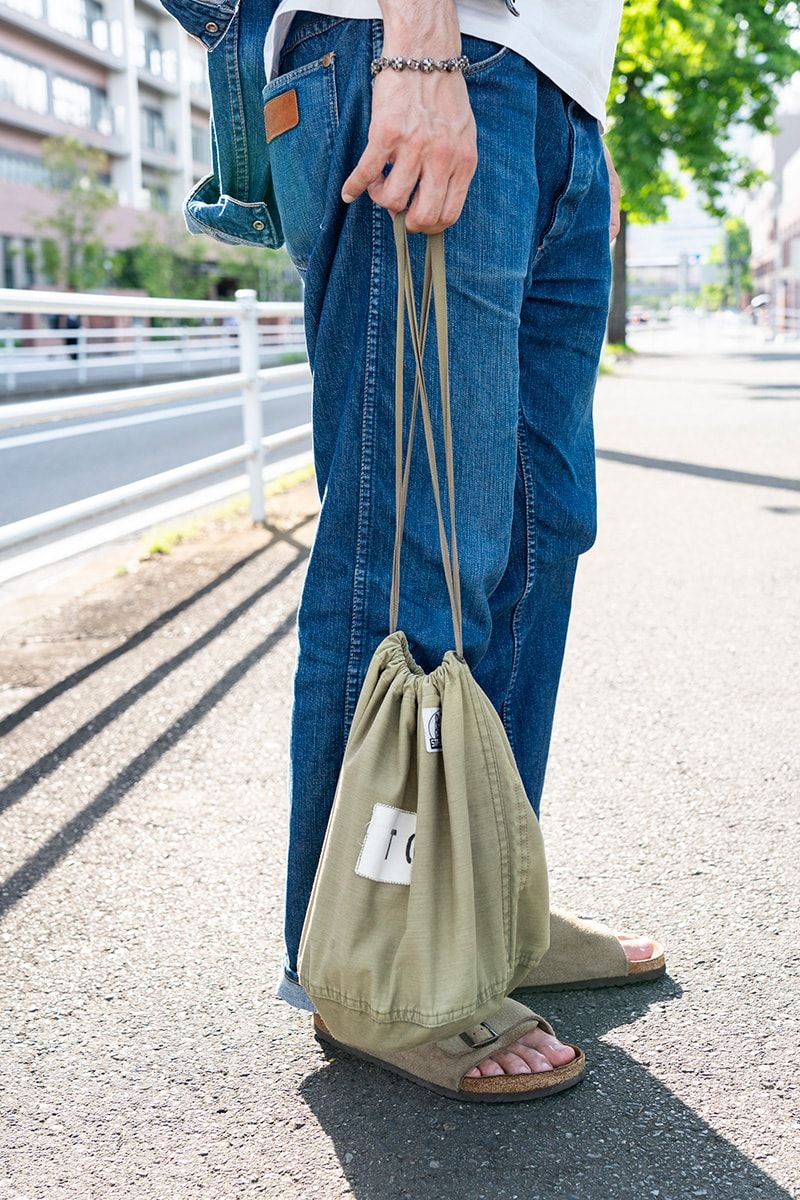 デニム上下と麦わら帽。いなたい合わせが新鮮に映えるファッション上級者 佐藤友宏 7枚目の写真