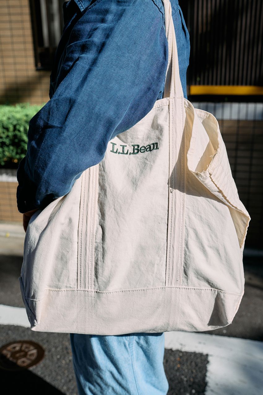 “無地シャツ”でもしっかり個性を出す着こなし3選！タックインや袖捲り、ボタンの留め方etc. - 9枚目の画像