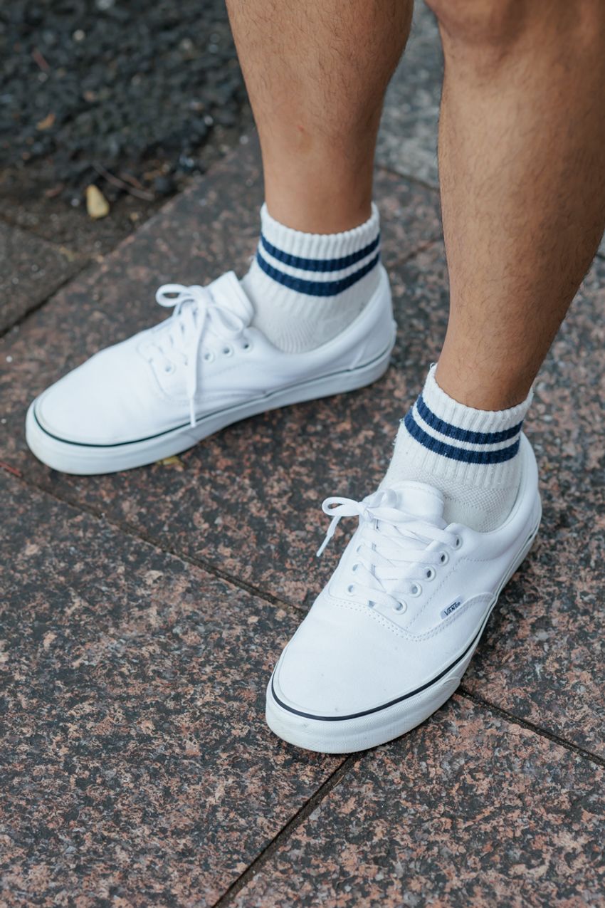 ローテクスニーカーと短パンの好相性。ソックスはどうする？ - 5枚目の画像