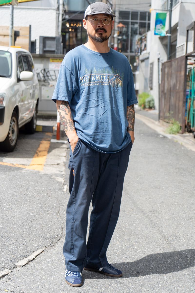 ネイビーコーデをピンタックチノで差別化 髙橋優太 2枚目の写真