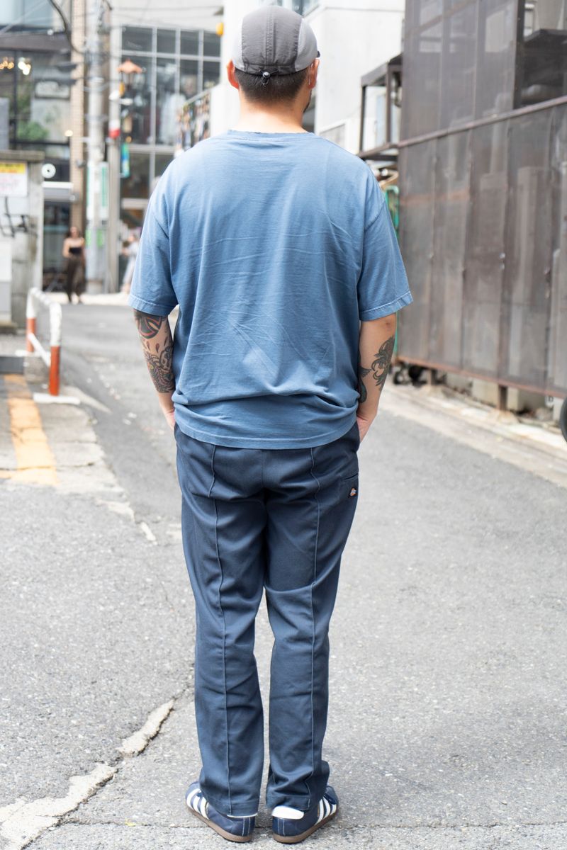 ネイビーコーデをピンタックチノで差別化 髙橋優太 3枚目の写真
