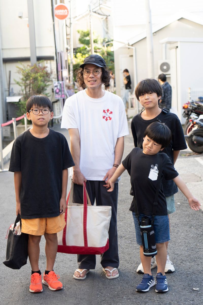 古着の休日パパ。小ぶりな時計がカッコイイ 江頭辰博