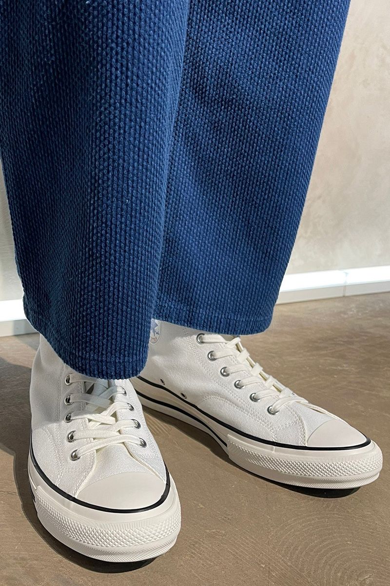 刺し子のセットアップをシルエットと小物使いで現代的に 皆方克明 2枚目の写真