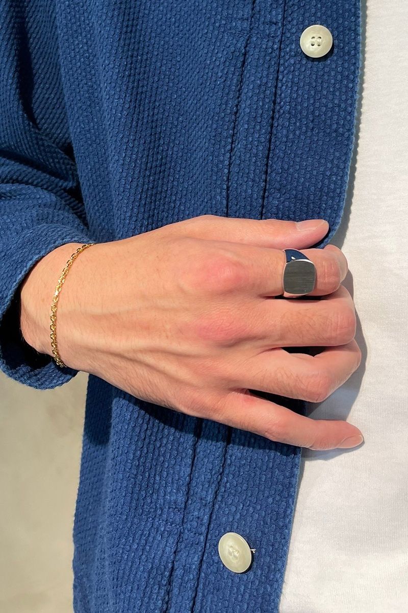 刺し子のセットアップをシルエットと小物使いで現代的に 皆方克明 3枚目の写真