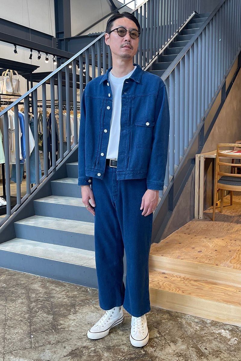 刺し子のセットアップをシルエットと小物使いで現代的に 皆方克明