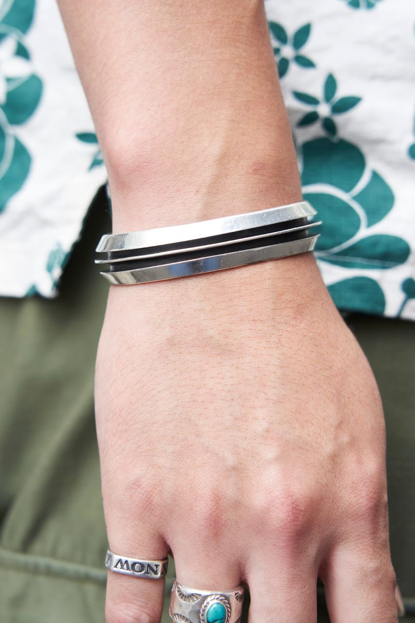 陽気な夏の絶対的な主役「柄シャツ」。洒落た大人たちの最新着こし術を街角スナップで！ - 5枚目の画像