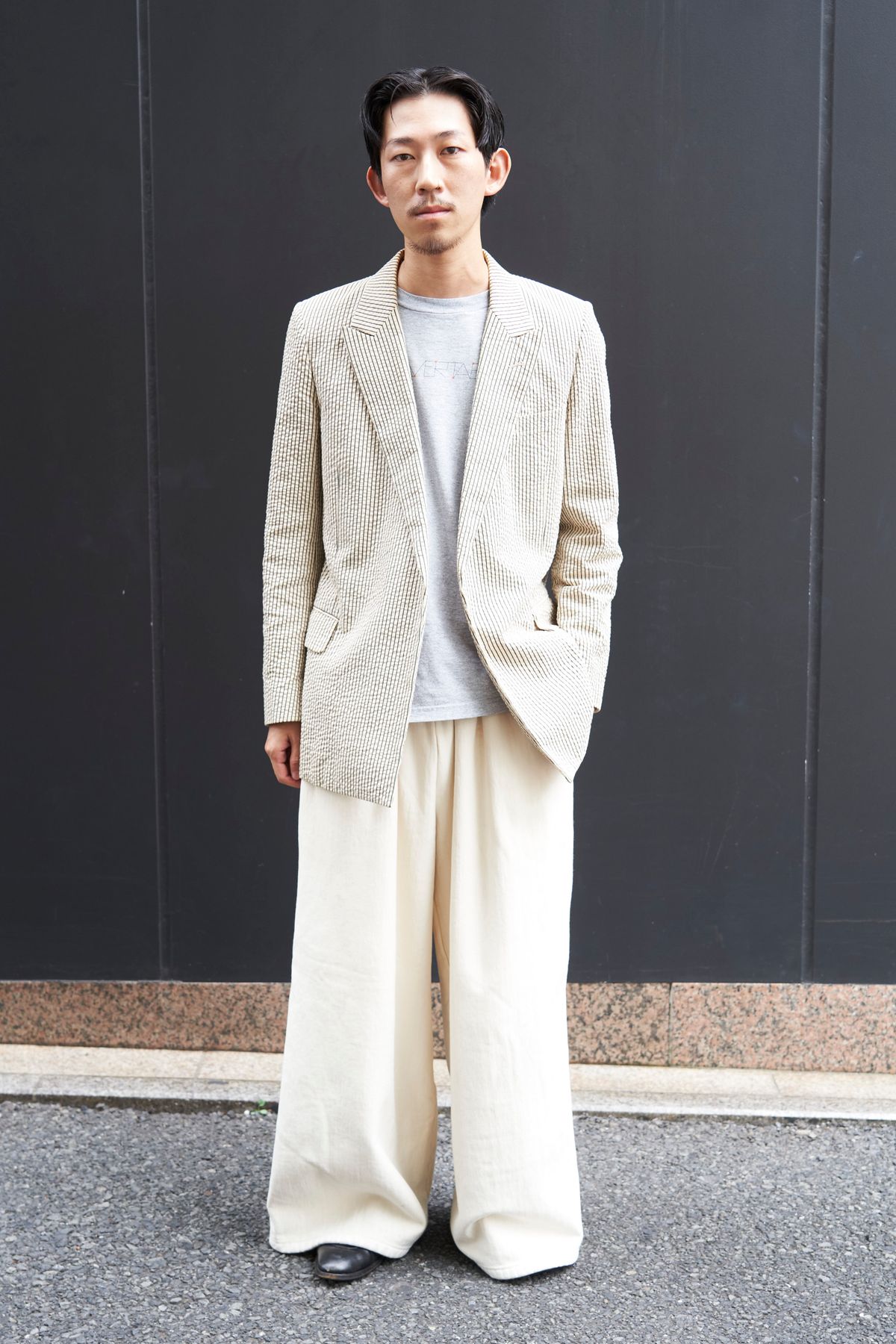 ジャケット=ユニオンランチ カットソー=古着 パンツ=カンタータ シューズ=不明