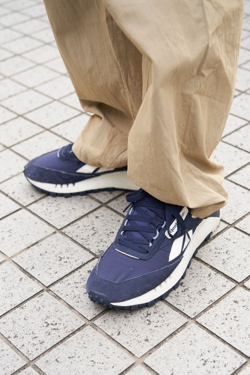 人気ボディブランドの“無地T”を雰囲気良く着こなした好例サンプル。キャンバー、ヘインズ、アスレ - 3枚目の画像